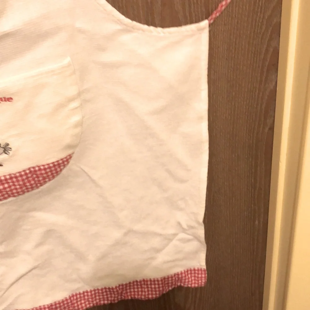 CP International Apron 30x26”, each tie is 29”